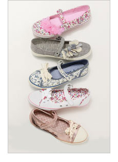 Shoes, Sandals & Pumps
